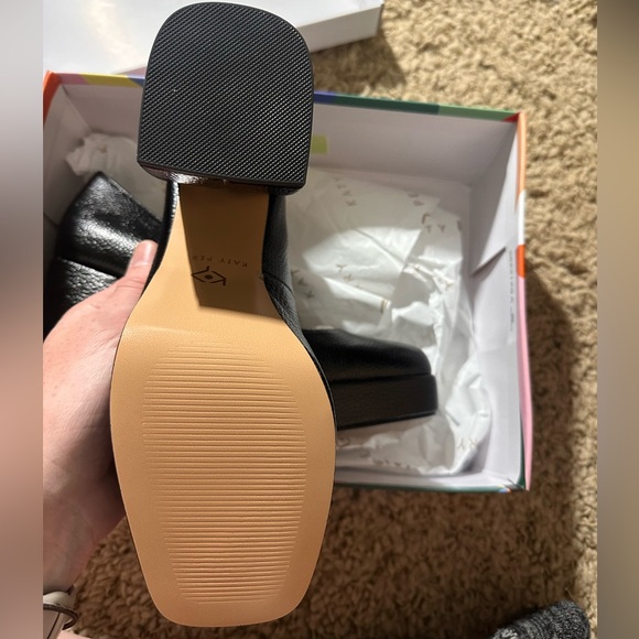 Katy Perry The Uplift Pump - Picture 5 of 7